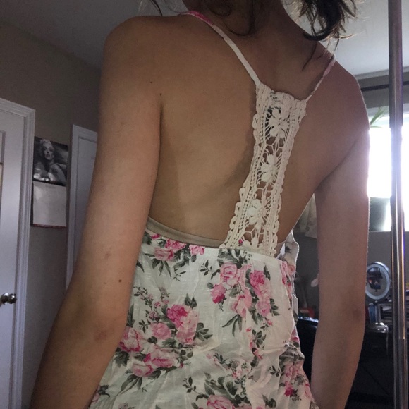 Floral top - Picture 2 of 3